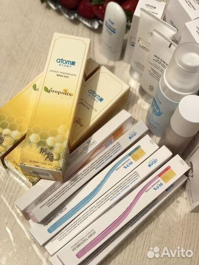 Зубная паста и щетки атоми