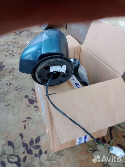 Зеркало левое и корпус правого Рено Дастер