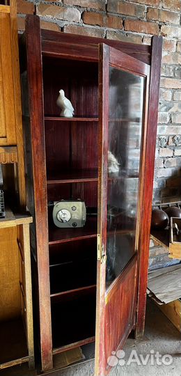Шкаф сервант СССР (красный)