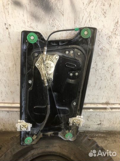 Стеклоподемник передний левый Discoveri 3