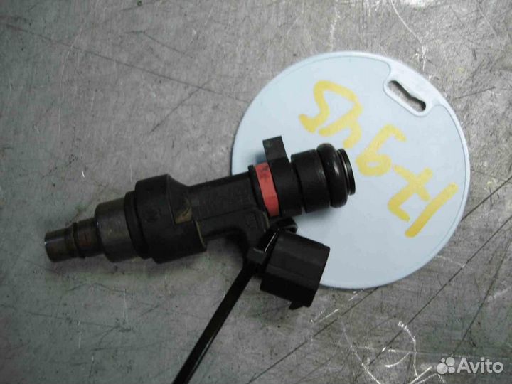 Форсунка Nissan Elgrand E51 2002-2010