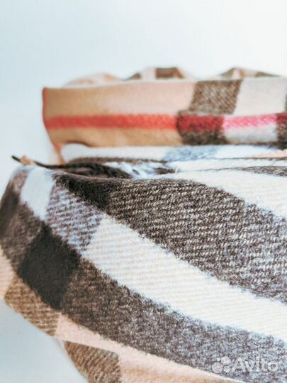 Палантин шерстяной с кисточками