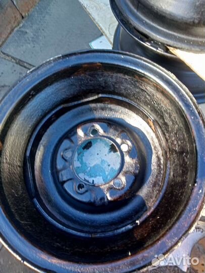 Штампованные диски на УАЗ r15