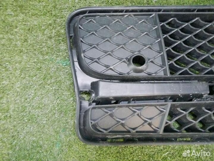 Решетка переднего бампера правая Mercedes G W463