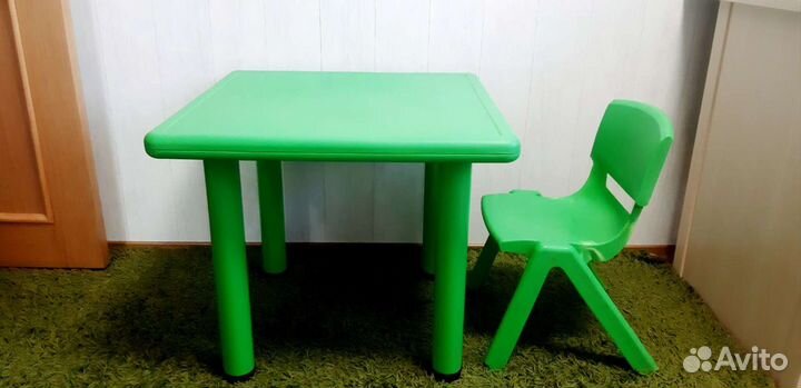Детский стол и стул