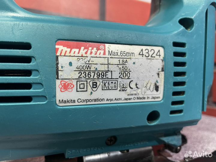 Лобзик Makita 4324