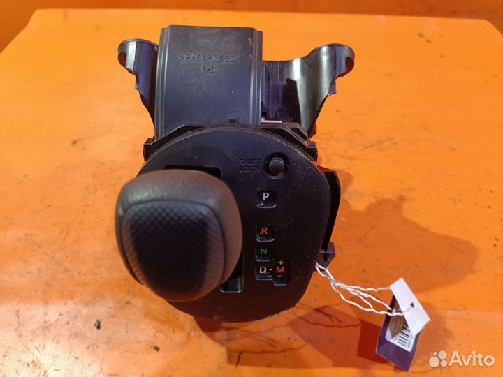 Ручка кпп Toyota Ractis NCP120