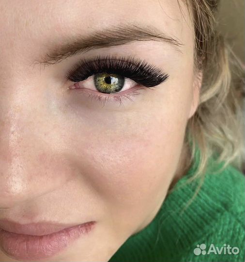 Наращивание ресниц и ламинирование бровей