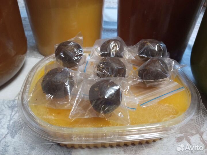 Натуральный мед и прополис с собственной пасеки