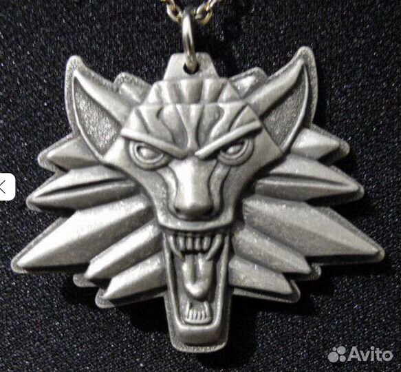 Продам брелок-амулет приуроченный к выходу игры Wi