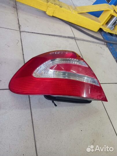 Фонарь задний левый для мерседес w209 clk