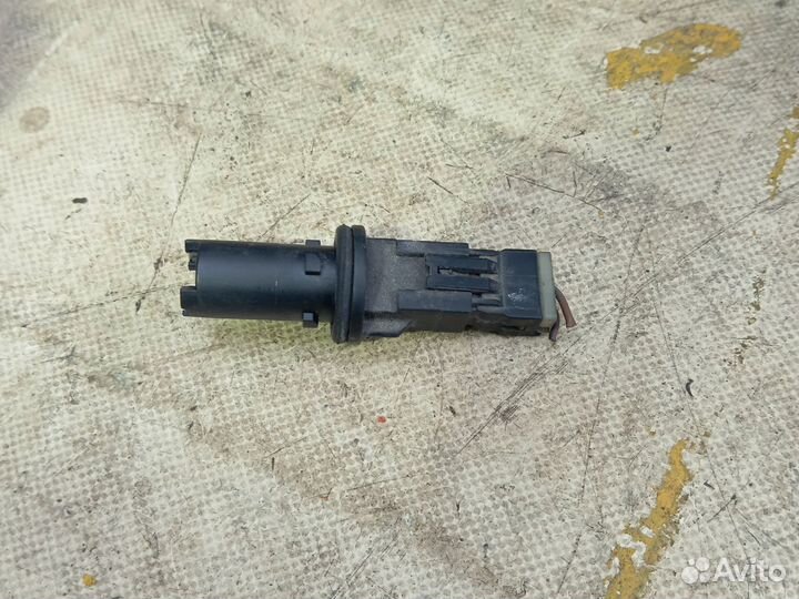 Цоколь габарита Nissan NV200