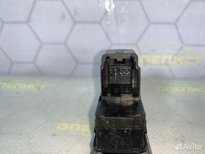 Кнопка антипробуксовки Opel Insignia A 2012