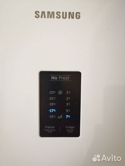 Холодильник двухкамерный Samsung