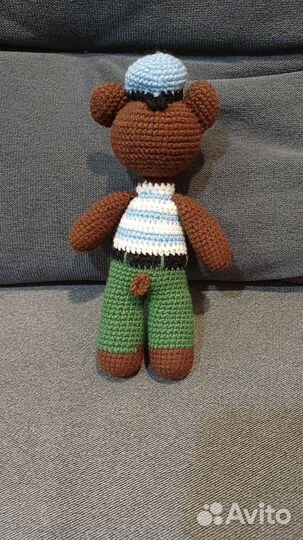 Вязаная игрушка мишка-десантник вдв
