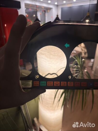 Стекло приборной панели Volvo 940