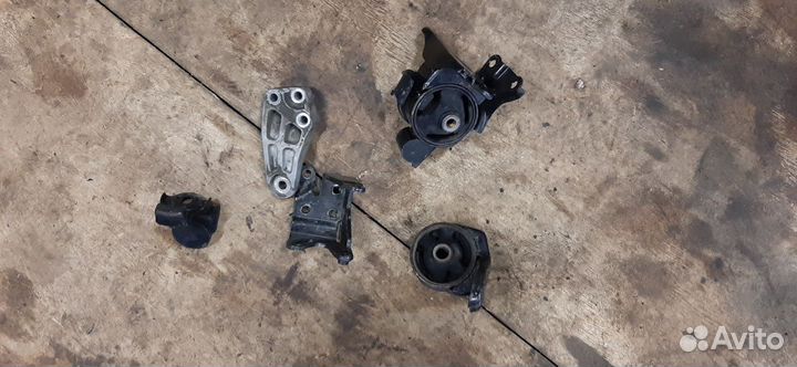 Крепление подушка двигатель Hyundai Elantra XD