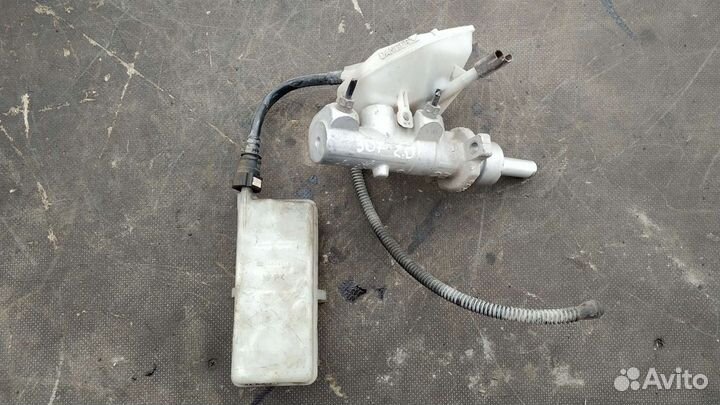 Главный тормозной цилиндр Пежо 307 2.0