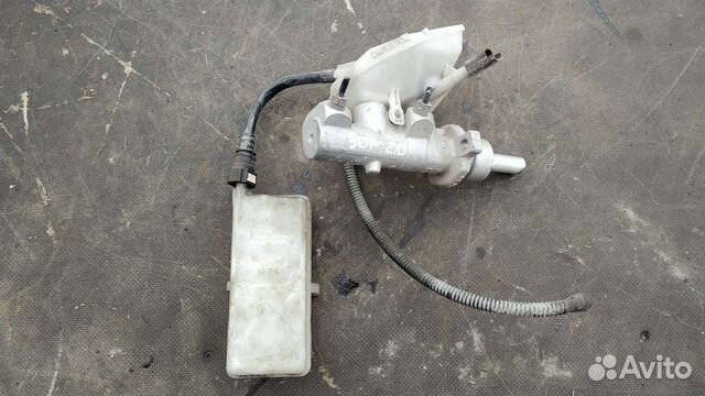 Главный тормозной цилиндр Пежо 307 2.0