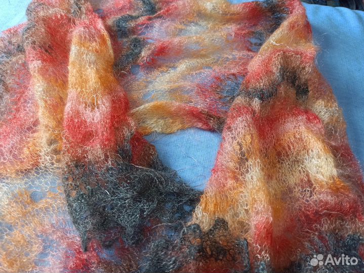 Шаль вязаная. Ручная работа