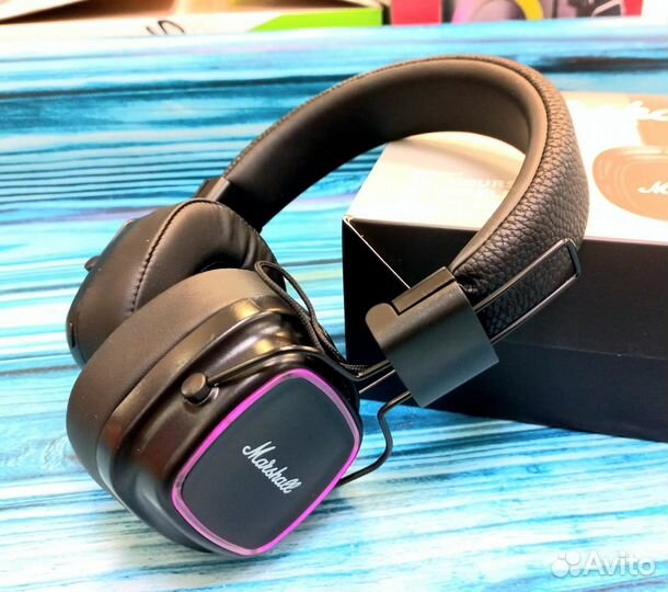 Беспроводные накладные наушники