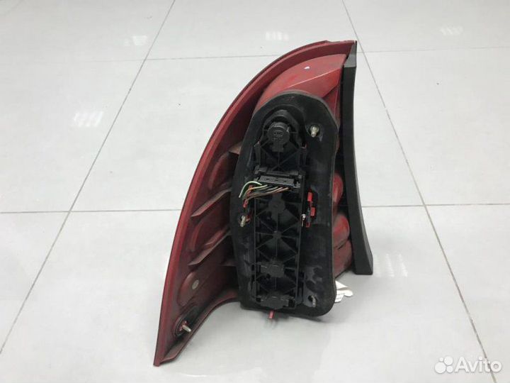 Фонарь задний правый Mercedes W203