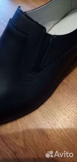 Новые кожаные ботинки 43р