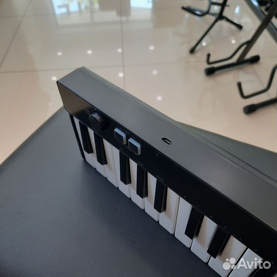 IK Multimedia iRig Keys 25, миди-клавиатура