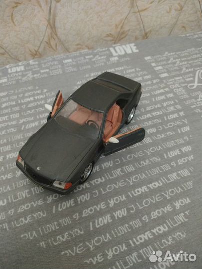 Машинка 1:24