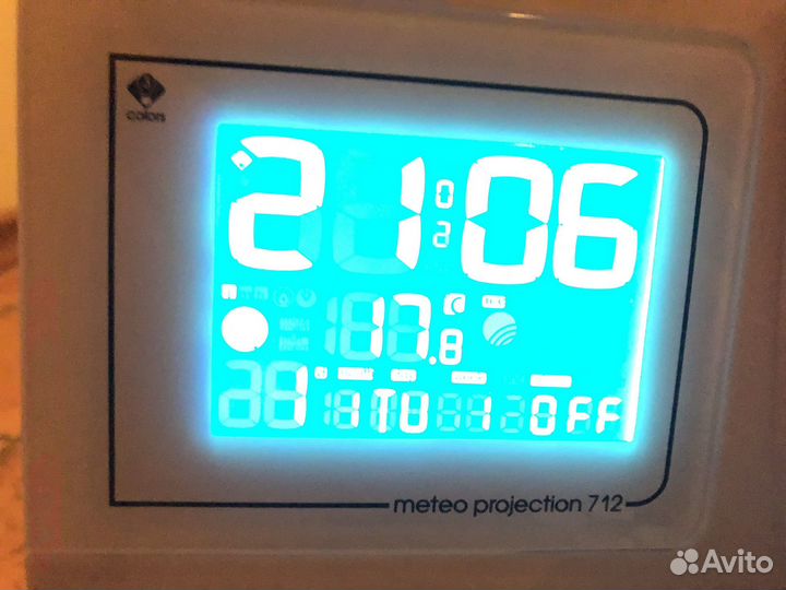 Часы с проектором