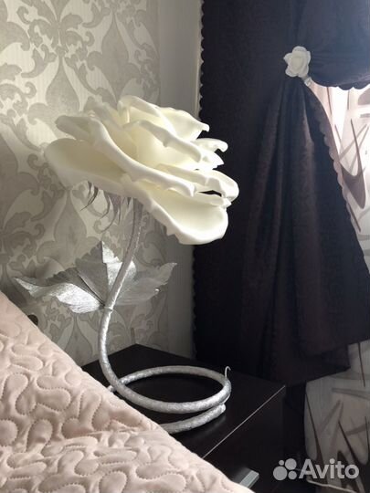 Торшеры, прикроватные ночники, ростовые цветы