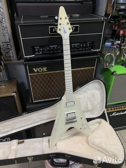 Электрогитара Gibson Flying V, цвет белый