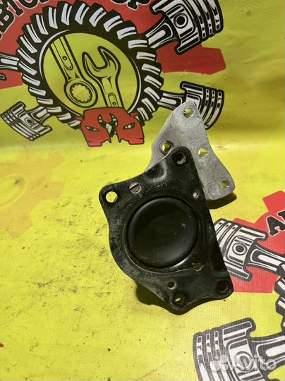 Кронштейн опора правая двигателя Volkswagen Polo 5