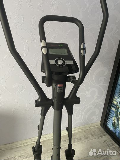 Эллиптический тренажер House Fit