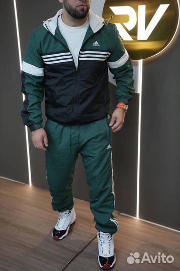 Спортивный костюм adidas