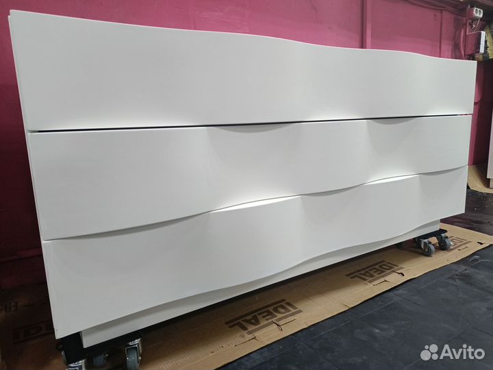 Комод(Италия)