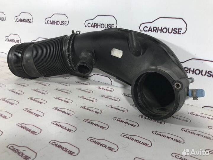 Патрубок воздушного фильтра Audi A6 C6 3.0 BBJ