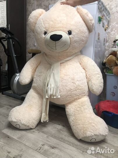 Продам большую игрушку (медведь)