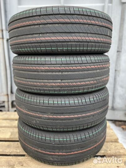 Michelin Primacy 4 215/55 R17