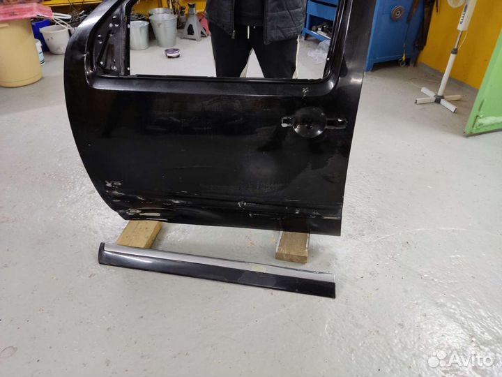 Дверь Nissan Pathfinder