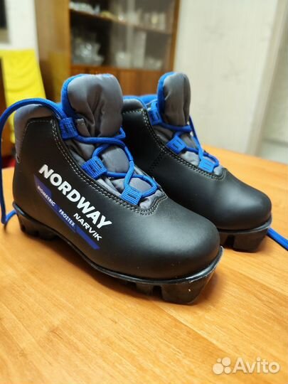 Лыжные ботинки детские, 29 размер