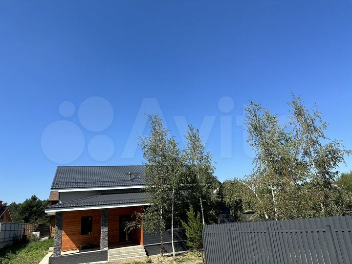 Дом 235 м² на участке 6,5 сот.