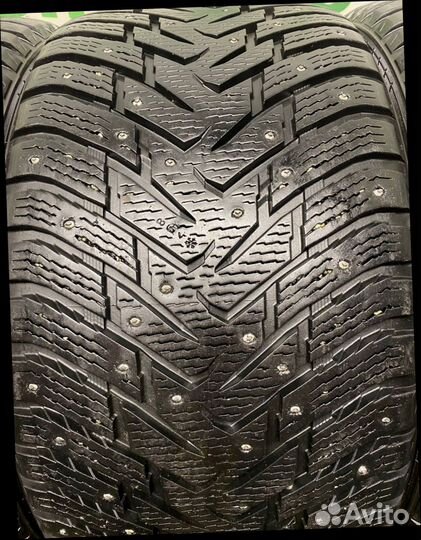 Nokian Tyres Hakkapeliitta 8 SUV 295/35 R21