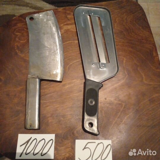 Топорик,Хлебница, конфетница пластмассовая