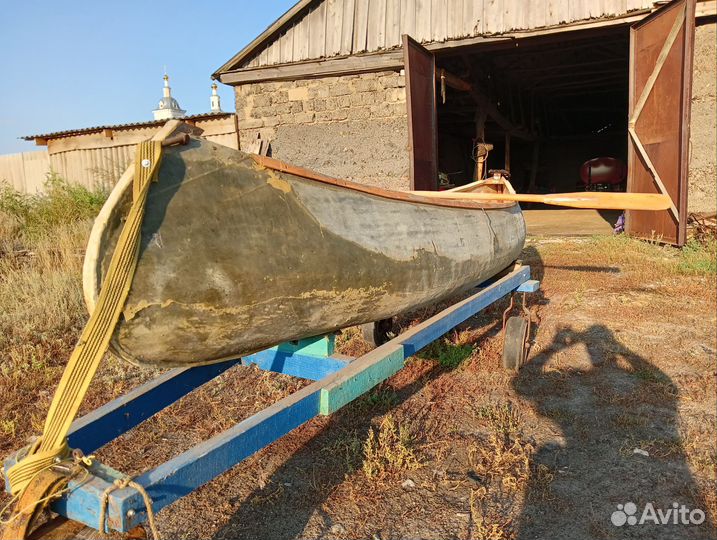 Лодка каноэ