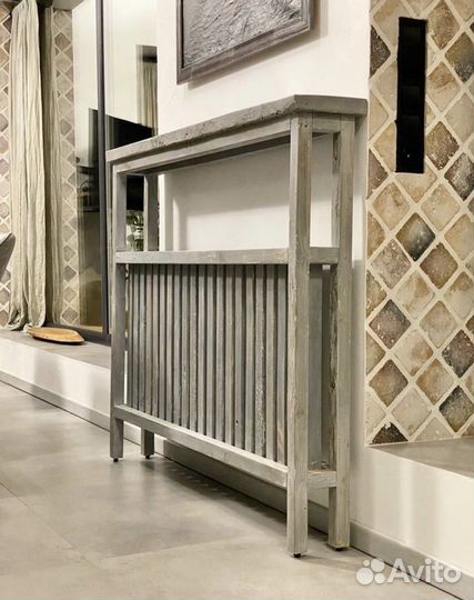 Консоль - экран на радиатор из амбарных досок