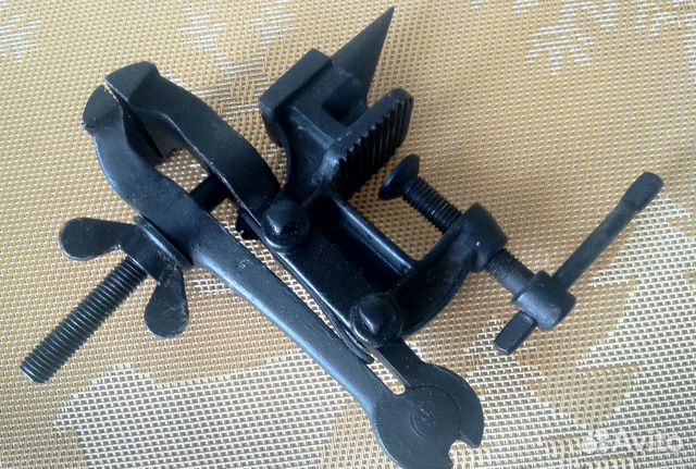 Мини тиски с наковальней