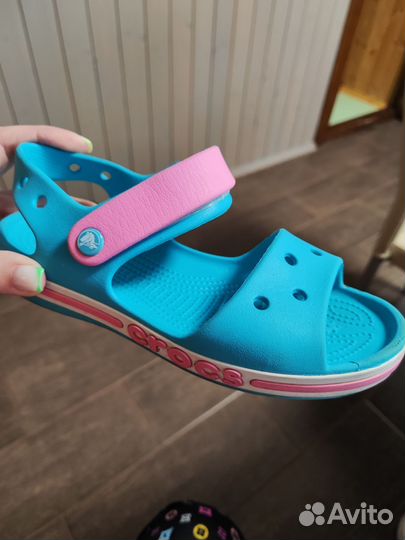 Сандали Crocs для девочки 33 размер