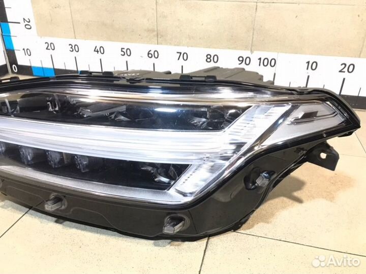 Фара левая Volvo Xc90 2