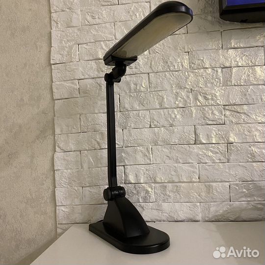 Лампа настольная